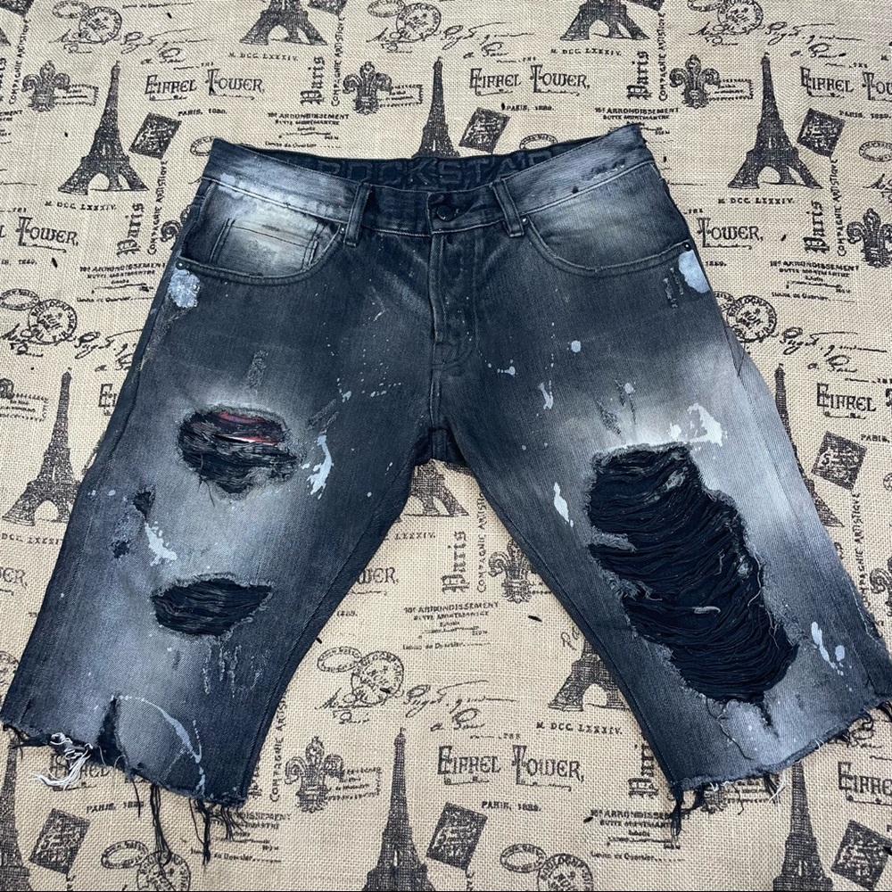 Rockstar Dark Wash Denim Distressed Painted Short Size 32 Excellent Condition